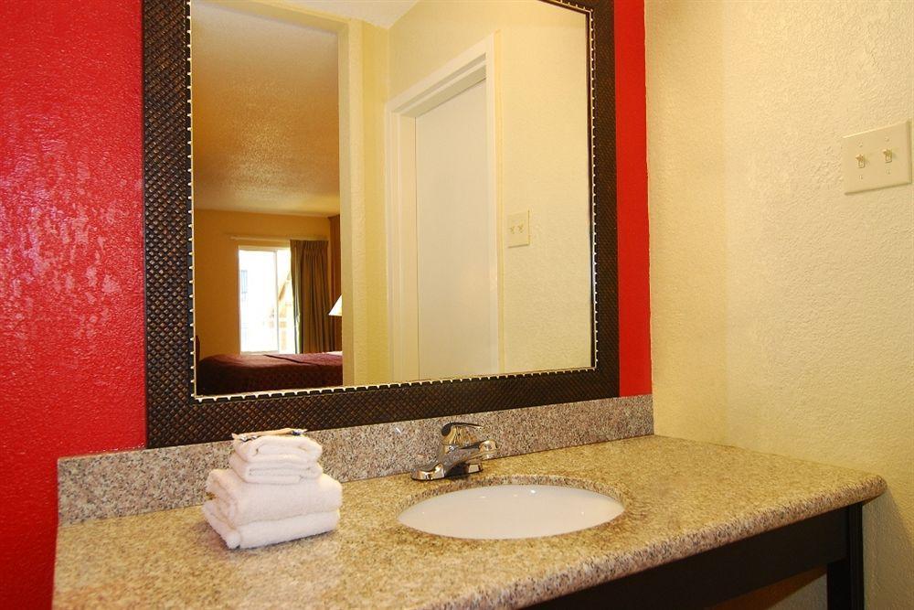 Red Roof Inn Hot Springs Exterior photo