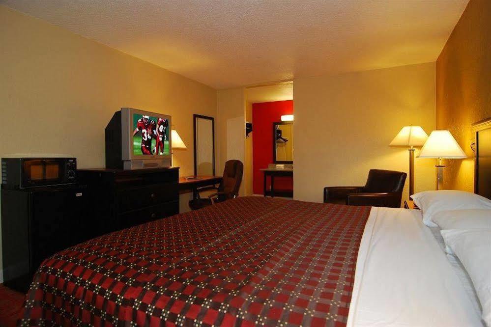 Red Roof Inn Hot Springs Exterior photo